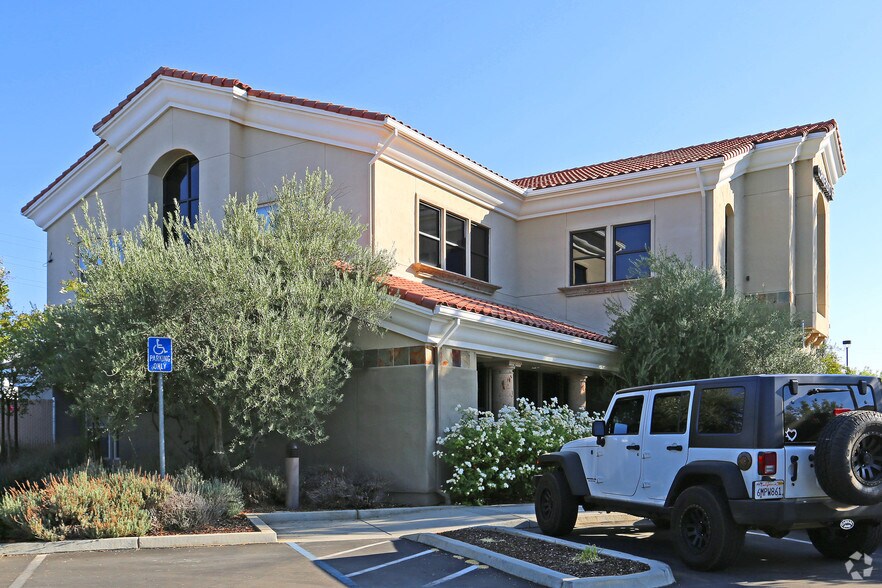 986 W Alluvial Ave, Fresno, CA à louer - Photo principale - Image 2 de 9