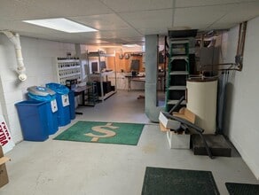 5217 Lovers Ln, Portage, MI for sale Interior Photo- Image 1 of 8