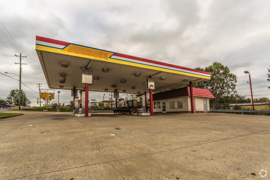 Dickerson Pike Assemblage portfolio of 3 properties for sale on LoopNet.ca - Primary Photo - Image 3 of 3