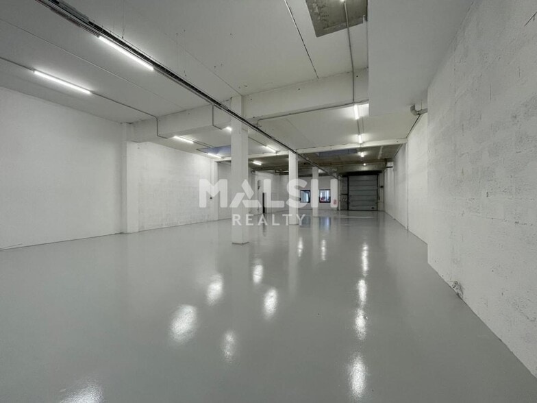 Flex in Limonest for lease - Building Photo - Image 3 of 18