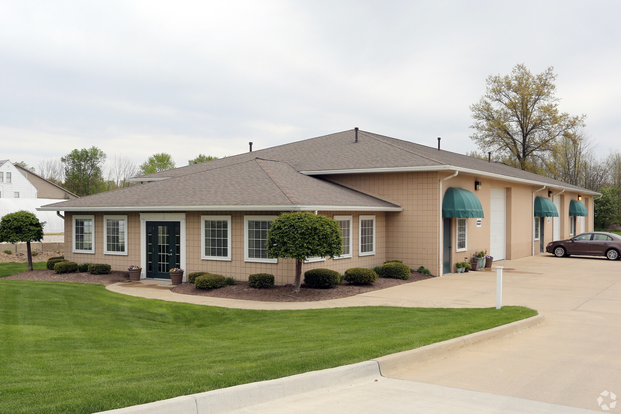 3499 State Rd, Cuyahoga Falls, OH for lease Primary Photo- Image 1 of 9