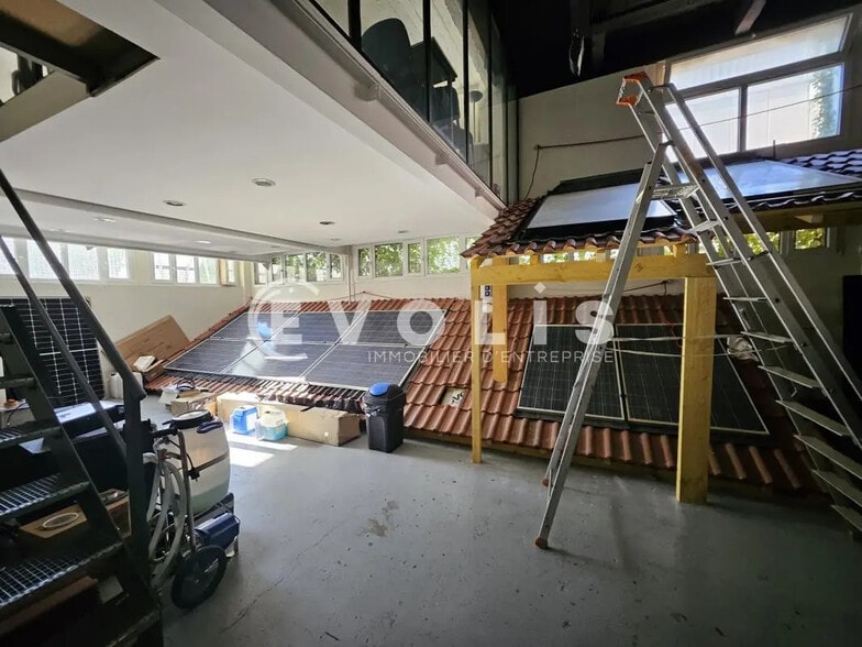 Office in Vanves for lease - Interior Photo - Image 2 of 12