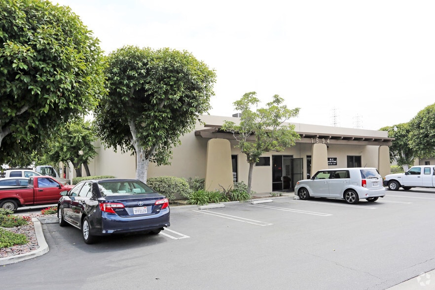 1594 S Anaheim Blvd, Anaheim, CA for lease - Primary Photo - Image 1 of 4