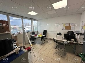 Flex in Aix-en-Provence for lease Interior Photo- Image 2 of 15