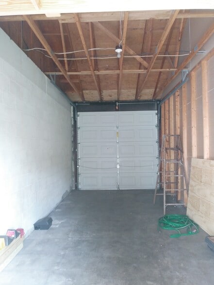 1922 Victoria Ave, Fort Myers, FL à louer - Photo du bâtiment - Image 3 de 4