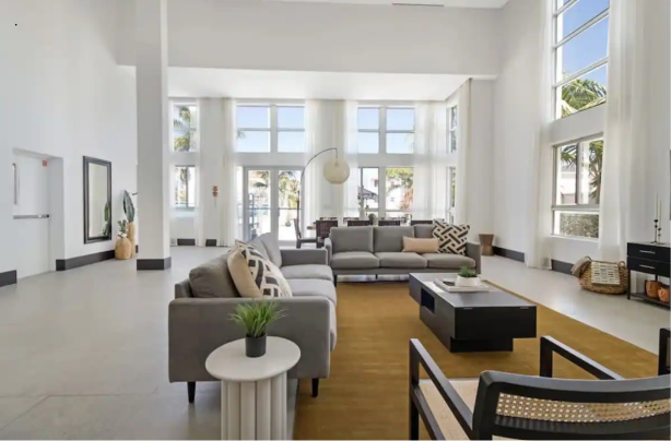 826 Collins Ave, Miami Beach, FL for sale - Building Photo - Image 3 of 9