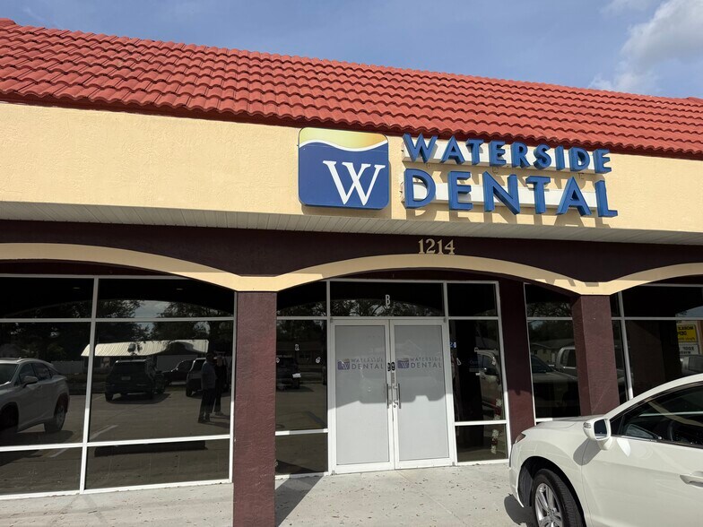 1214 E Venice Ave, Venice, FL à louer - Photo du bâtiment - Image 2 de 19