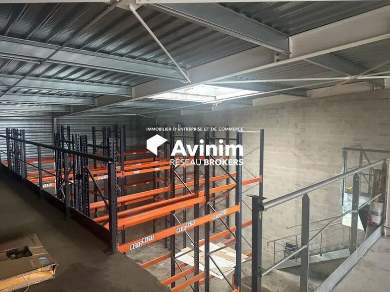 Industrial in SAINT-OUEN-L'AUMONE for lease - Interior Photo - Image 3 of 4