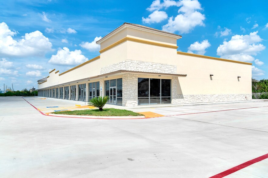 19560 Clay Rd, Katy, TX for lease - Building Photo - Image 2 of 21
