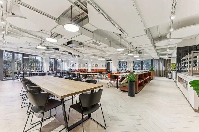 Bureau dans Châtillon à louer - Photo du bâtiment - Image 3 de 22