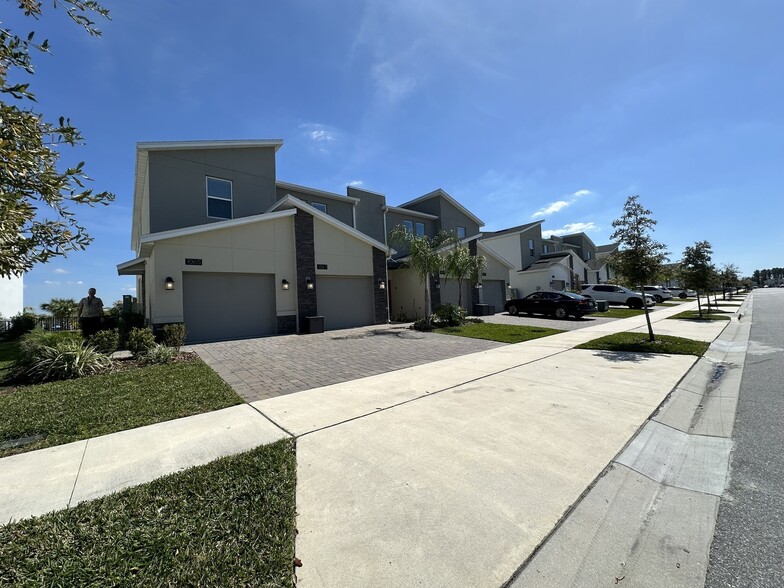 1065 Splash Shot Place, Davenport, FL for sale - Primary Photo - Image 1 of 1