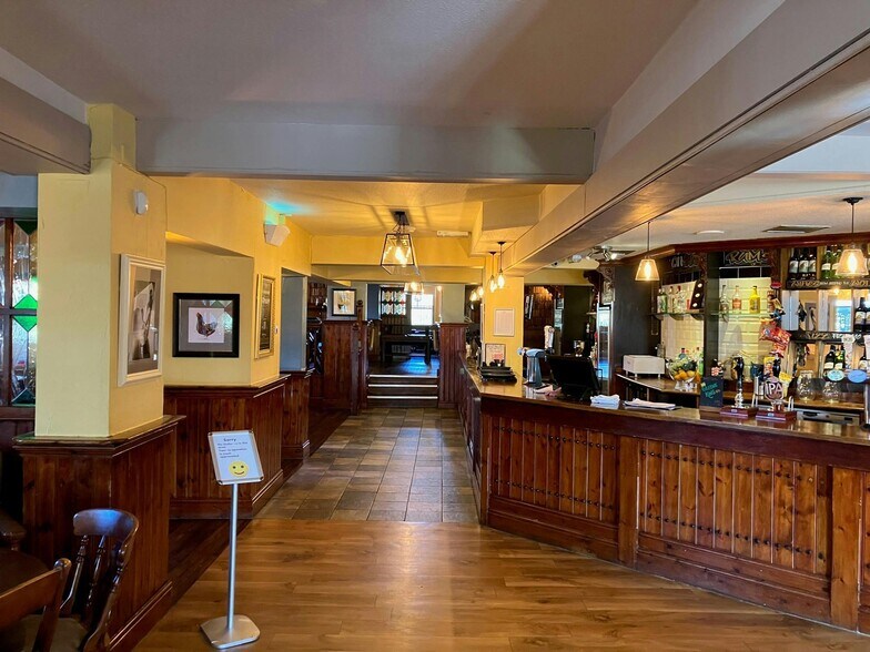 291 Warrington Rd, Warrington à louer - Photo du bâtiment - Image 2 de 17