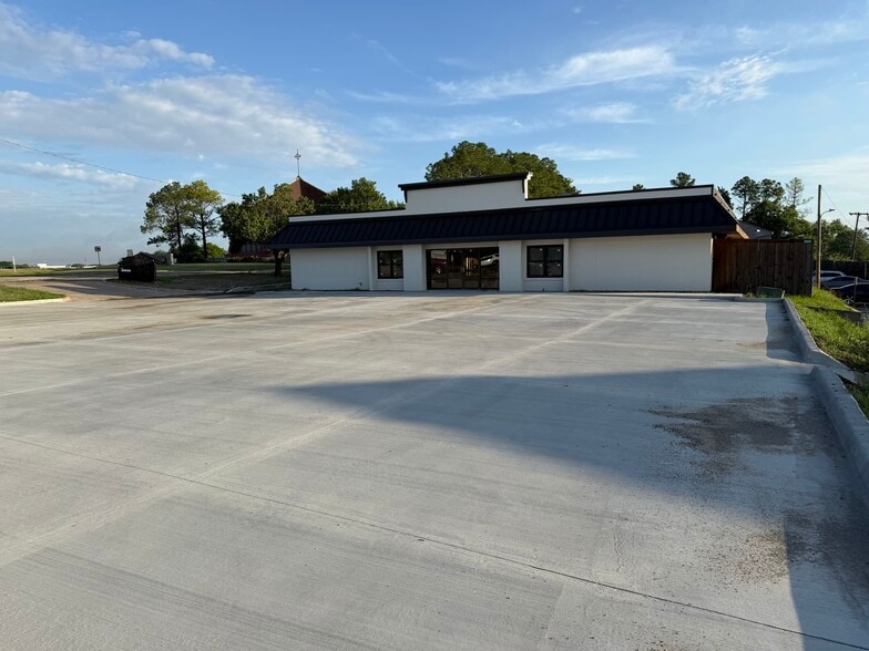 1912 Joe Ramsey Blvd E, Greenville, TX for lease - Building Photo - Image 2 of 2