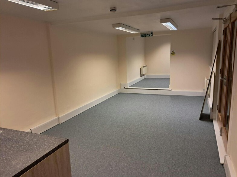 53-59 Peach St, Wokingham for sale - Building Photo - Image 3 of 10