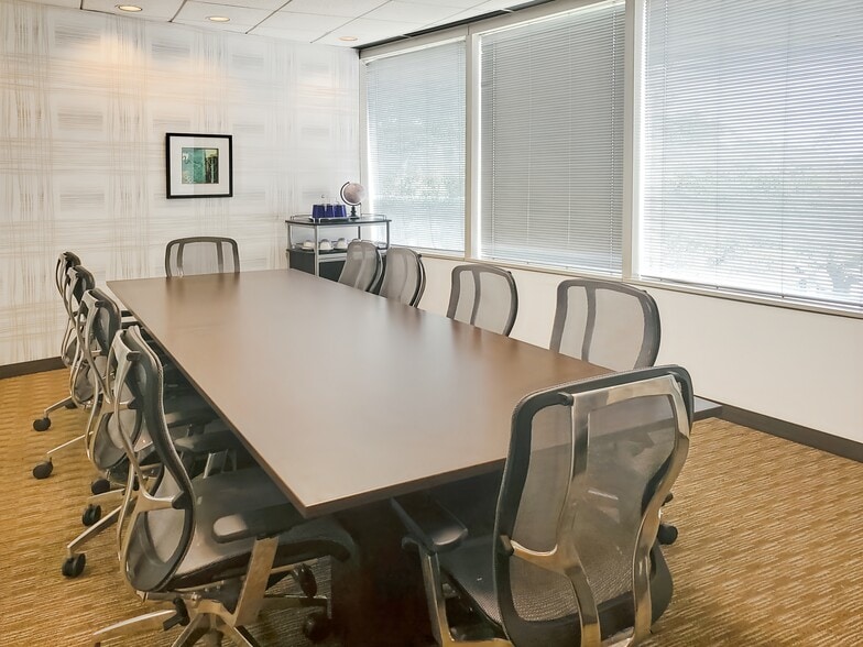 8875 Hidden River Pkwy, Tampa, FL à louer - Photo intérieure - Image 3 de 14