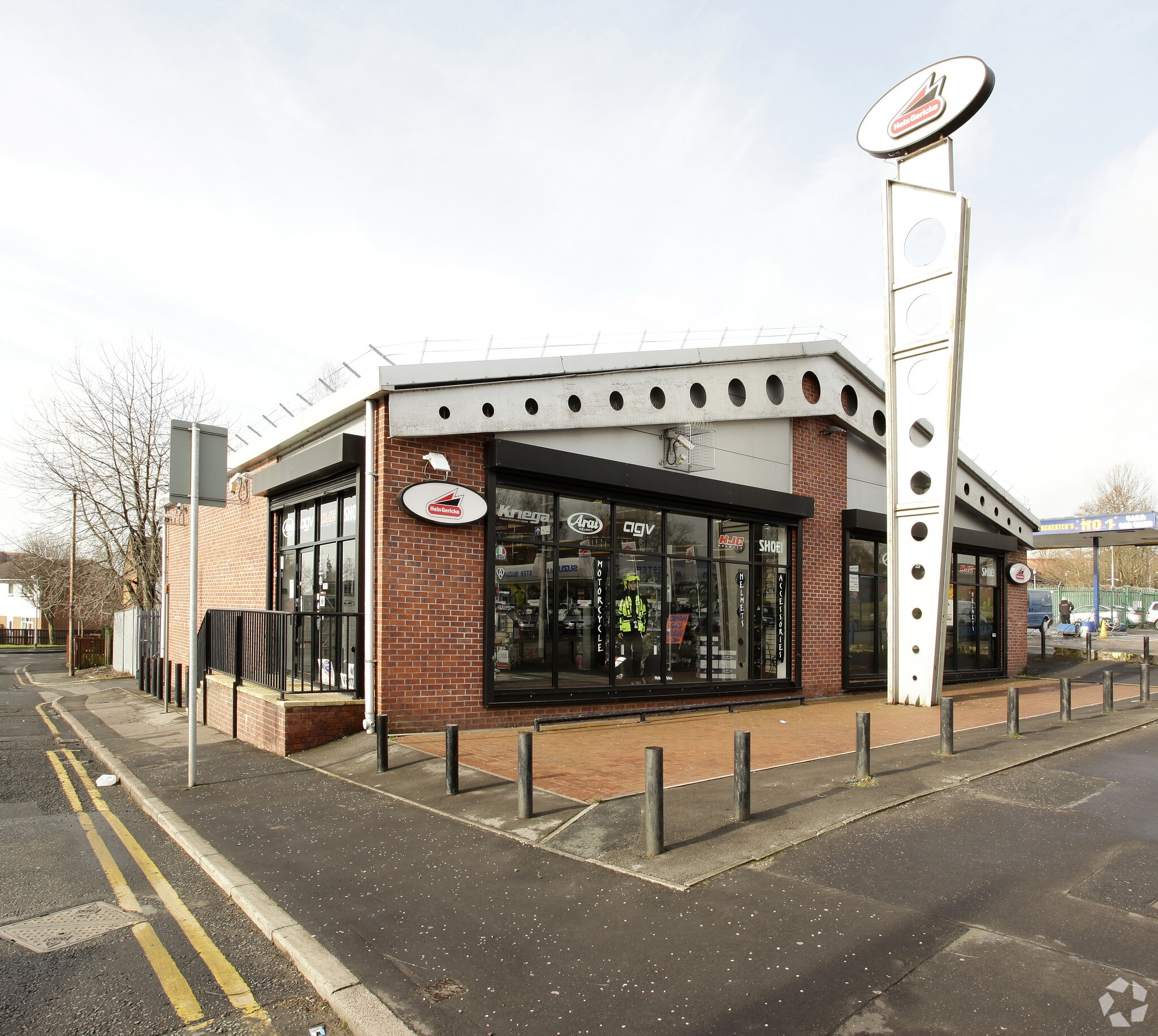 209 Bury New Rd, Manchester for lease Primary Photo- Image 1 of 6