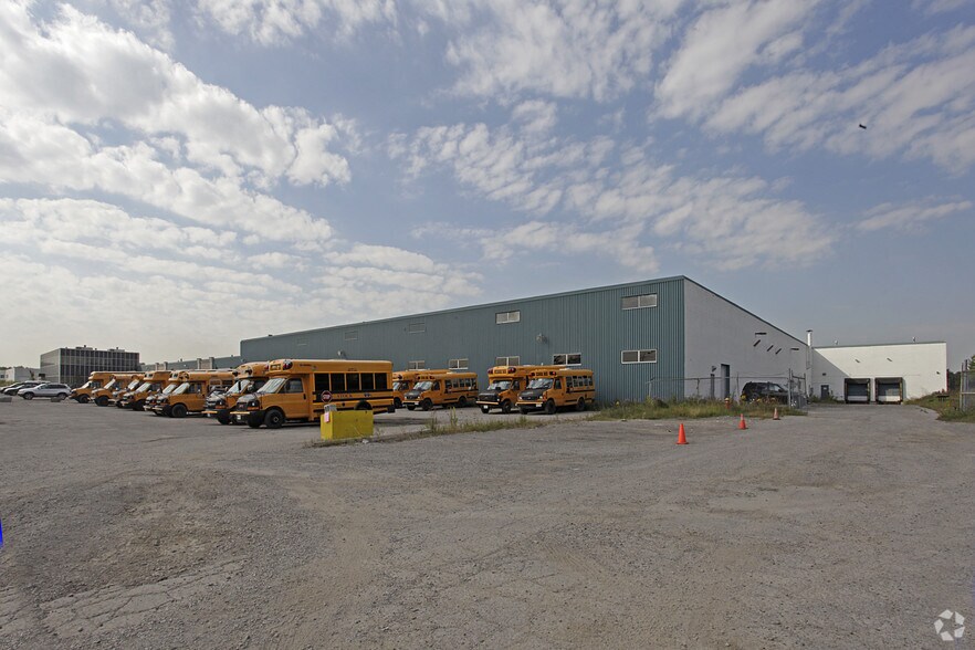 500 Edward Ave, Richmond Hill, ON for lease - Building Photo - Image 3 of 8