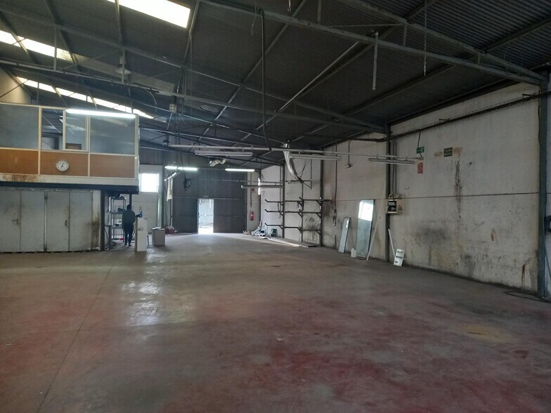 Industrial in Alicante for lease - Interior Photo - Image 3 of 12
