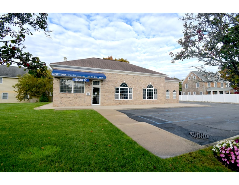 581 Middle Rd, Bayport, NY à louer Photo intérieure- Image 1 de 4