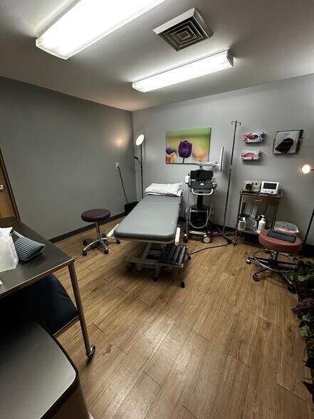 8100 Ravines Edge Ct, Columbus, OH à vendre - Photo du bâtiment - Image 3 de 30