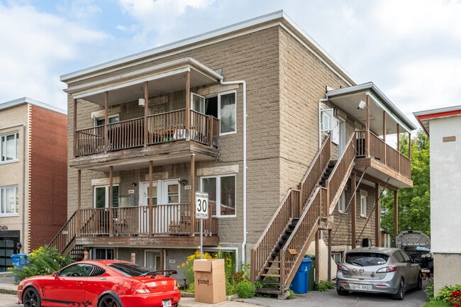 More details for 336 Av Bernatchez, Québec, QC - Multifamily for Sale