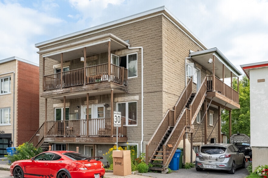 336 Av Bernatchez, Québec, QC for sale - Primary Photo - Image 1 of 2