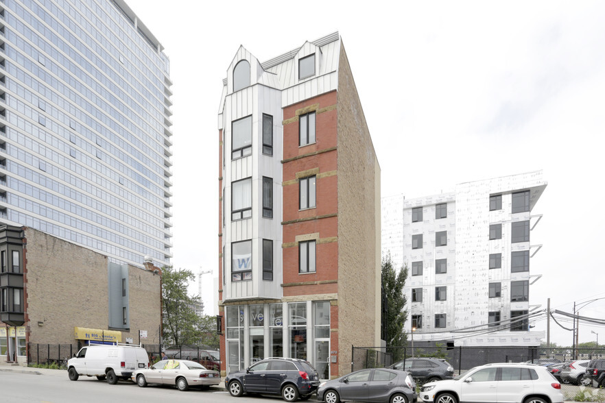 870 N Orleans St, Chicago, IL for lease - Building Photo - Image 1 of 13