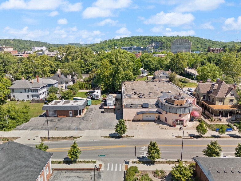 114 W 2nd St, Frankfort, KY à vendre - Photo du bâtiment - Image 2 de 51