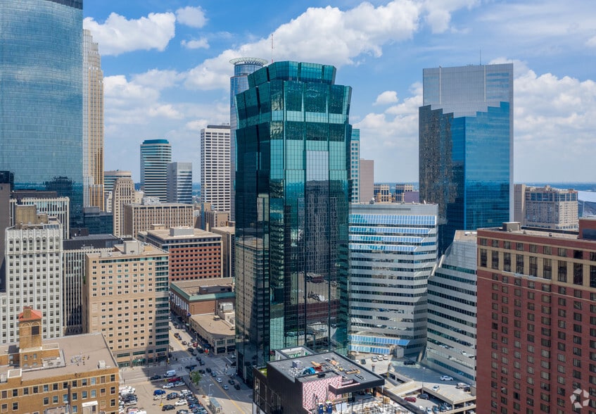 901 Marquette Ave, Minneapolis, MN à louer - Photo du bâtiment - Image 2 de 11