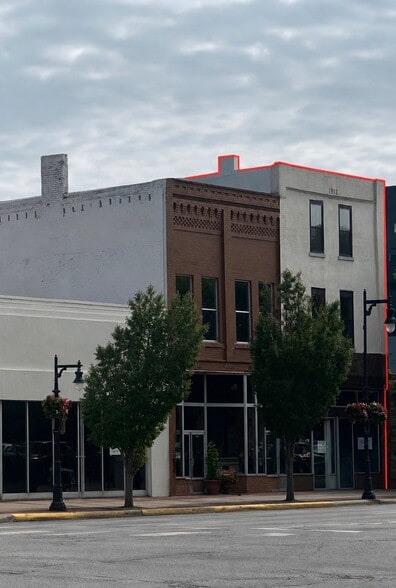 917 E Douglas Ave, Wichita, KS à louer - Photo du bâtiment - Image 3 de 18