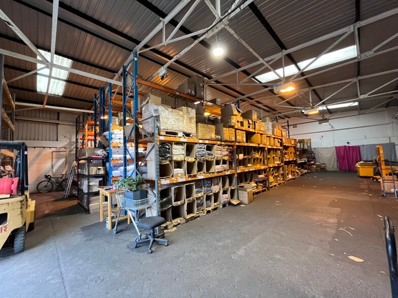 2 Kyle Rd, Irvine for lease - Building Photo - Image 3 of 7