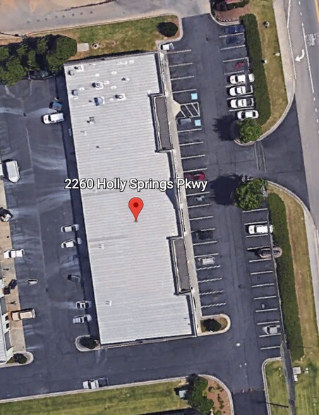 2260 Holly Springs Pky, Canton, GA à louer - Photo du bâtiment - Image 3 de 6