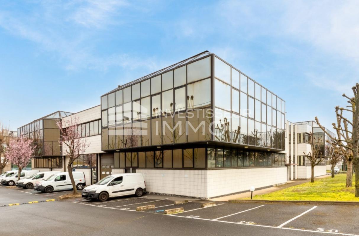 Flex dans Nanterre à louer Photo du bâtiment- Image 1 de 12