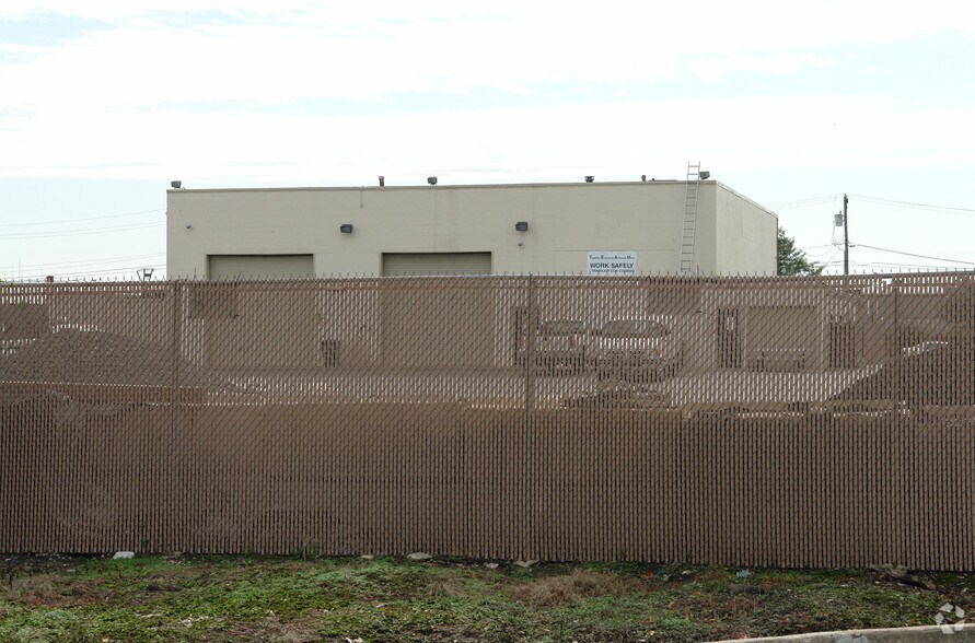 510 Hertzog Blvd, King Of Prussia, PA à louer - Photo du bâtiment - Image 2 de 9