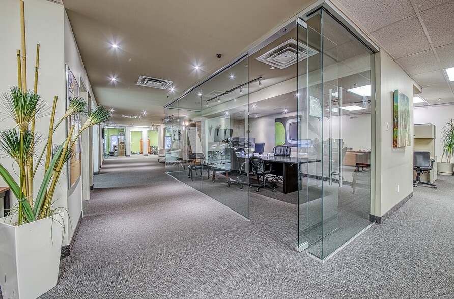 418 Rue Sherbrooke E, Montréal, QC à vendre - Photo intérieure - Image 3 de 5