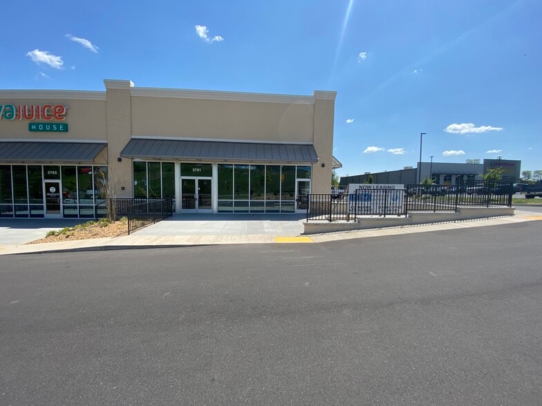 3769 Lee Hwy, Bristol, VA for lease - Building Photo - Image 2 of 2