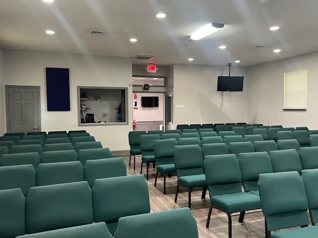 Plus de détails pour 1060 Worcester St, Springfield, MA - Spécialité à vendre