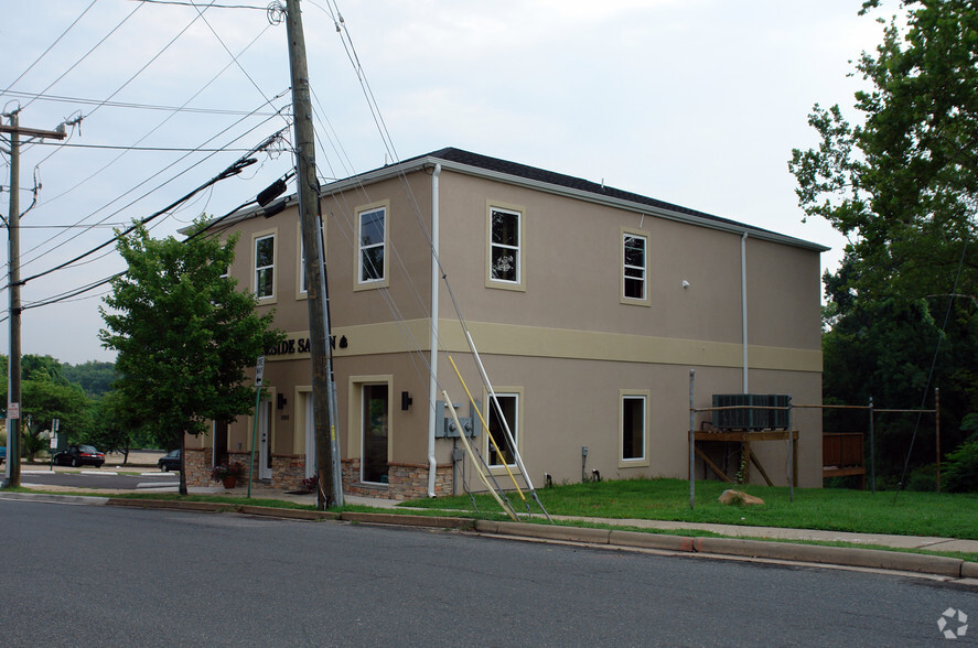 1005 Sophia St, Fredericksburg, VA à louer - Photo principale - Image 1 de 2