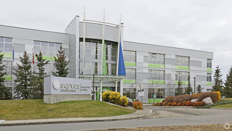151 Karl Clark Rd NW, Edmonton, AB à louer - Photo du bâtiment - Image 1 de 12