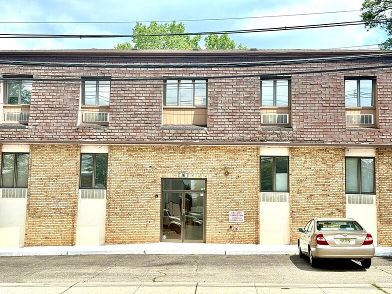 16 Chestnut St, Emerson, NJ for lease - Building Photo - Image 2 of 14