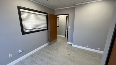 159 E Live Oak Ave, Arcadia, CA à louer Photo intérieure- Image 2 de 5