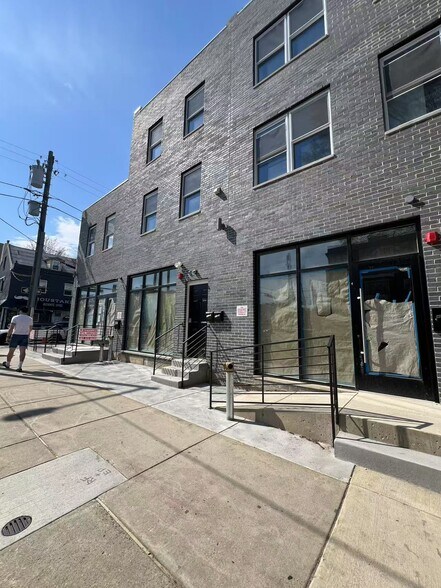 405 Girard St, Philadelphia, PA à louer - Photo du bâtiment - Image 3 de 3