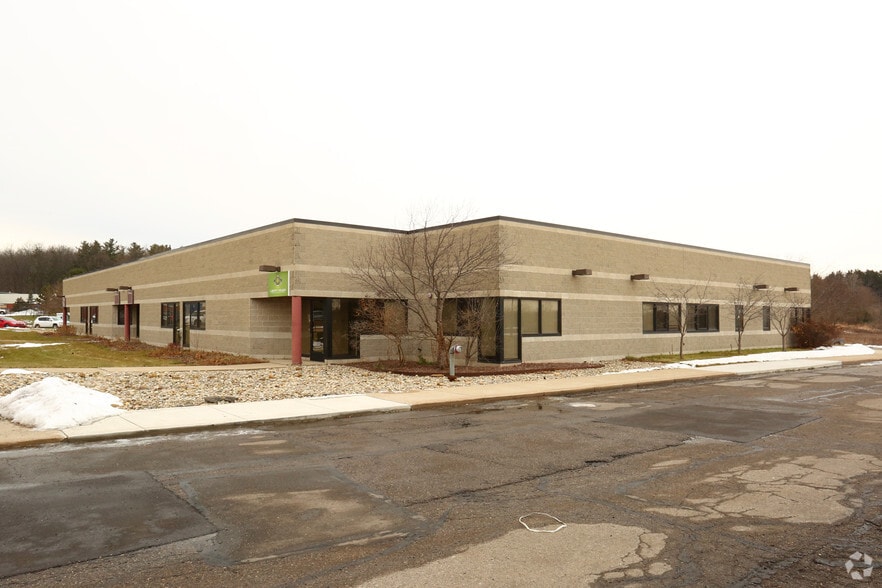 3550 W Liberty Rd, Ann Arbor, MI à louer - Photo du bâtiment - Image 2 de 3