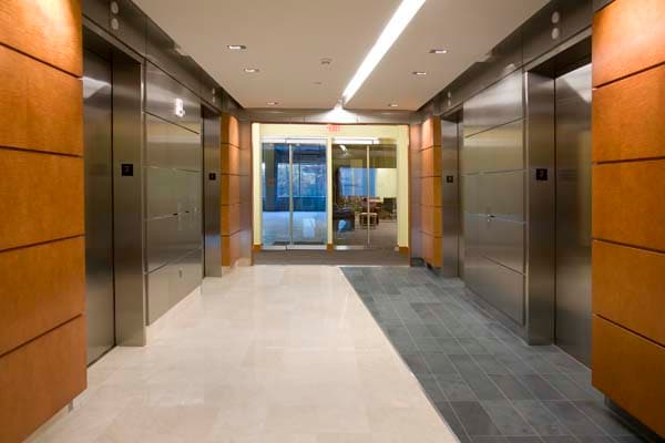 3120 Fairview Park Dr, Falls Church, VA for lease - Lobby - Image 3 of 34