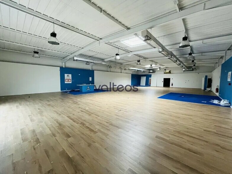 Flex in Portet-sur-Garonne for lease - Interior Photo - Image 2 of 5