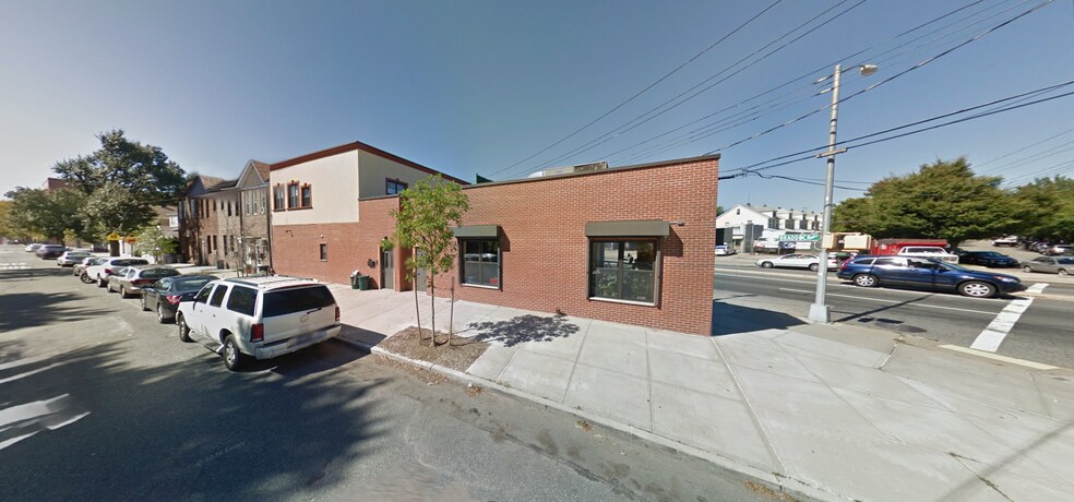 22450 Braddock Ave, Queens Village, NY à vendre - Photo du bâtiment - Image 2 de 7