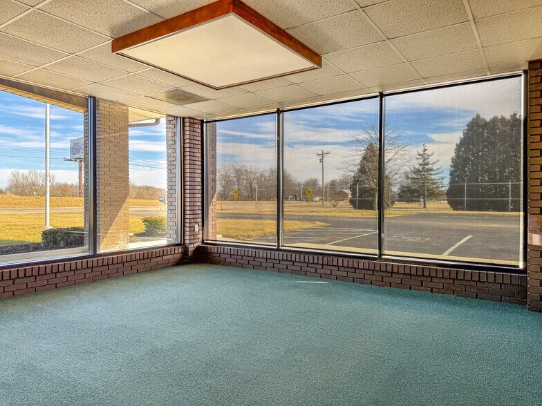 1679 E State Route 29, Urbana, OH à vendre - Photo intérieure - Image 2 de 29