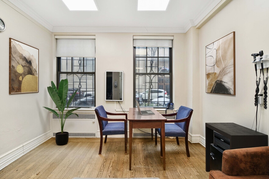 Manhattan Medical/Office Portfolio portefeuille de 3 propriétés à vendre sur LoopNet.ca - Photo intérieure - Image 3 de 13