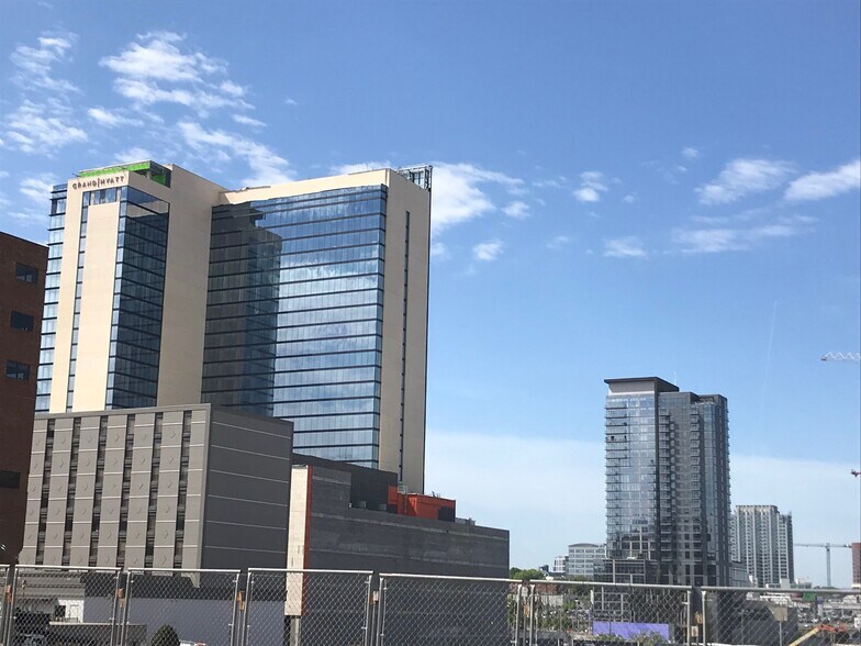 169 Rosa L Parks Blvd, Nashville, TN à louer - Photo du bâtiment - Image 2 de 3