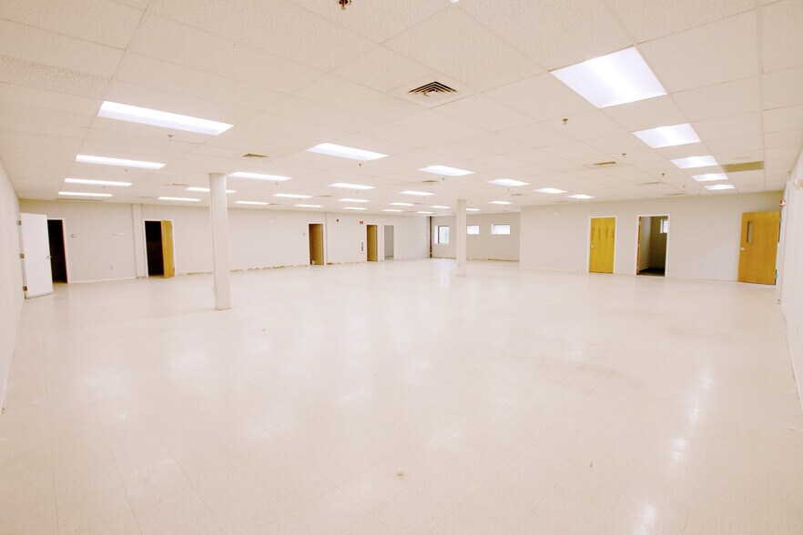 1 Jewel Dr, Wilmington, MA à louer - Photo intérieure - Image 2 de 5